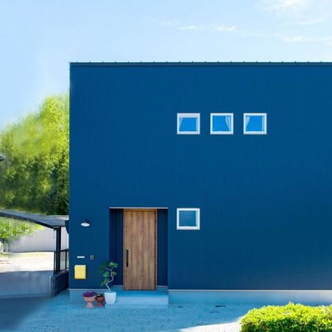 ナチュラルな青い箱のお家 アイキャッチ画像