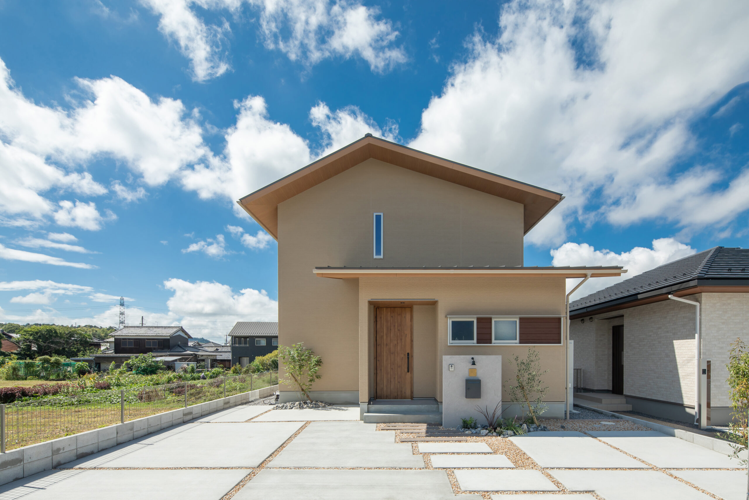 無垢の風合いを楽しむ和モダンな家