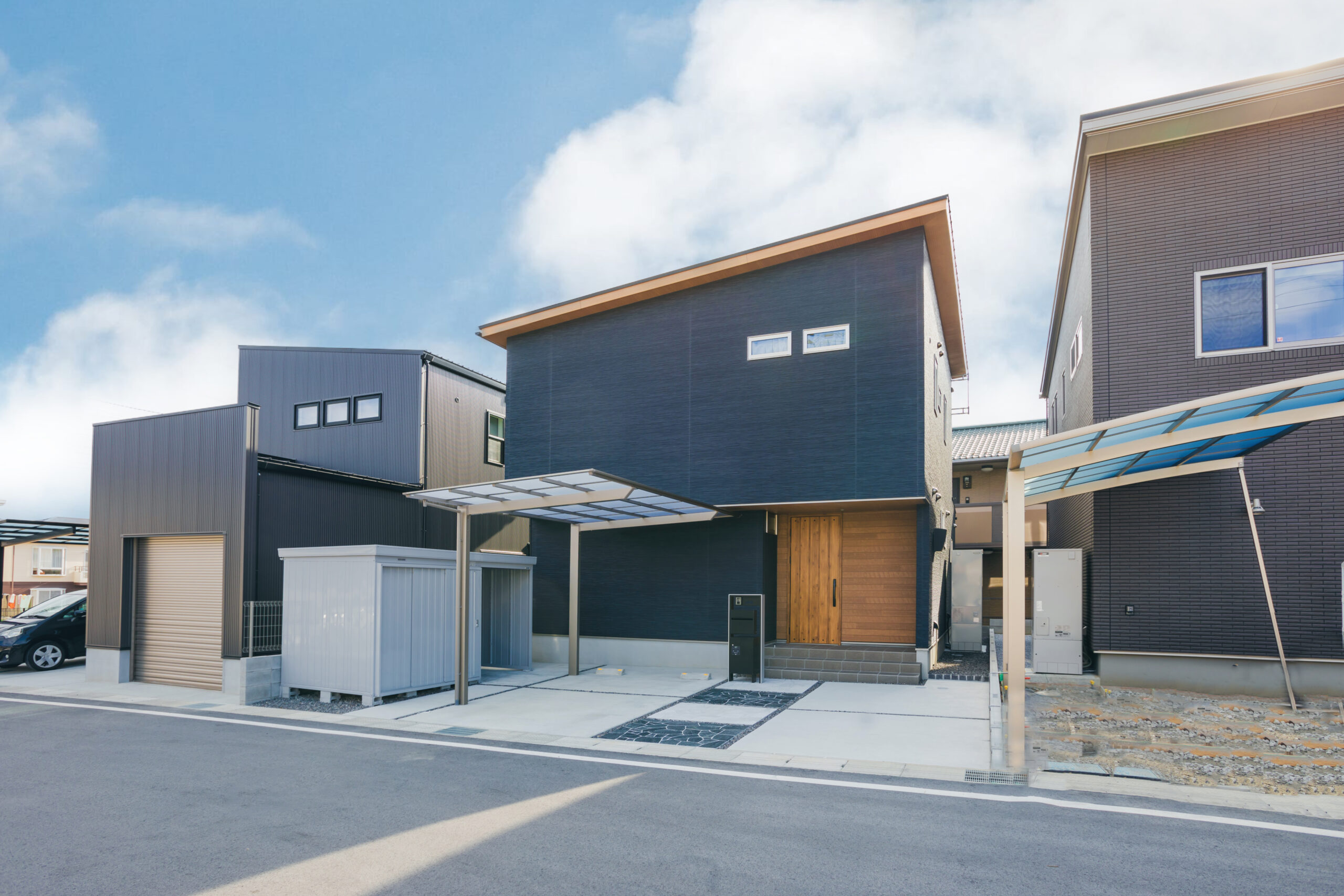 光が差し込む吹き抜けのお家