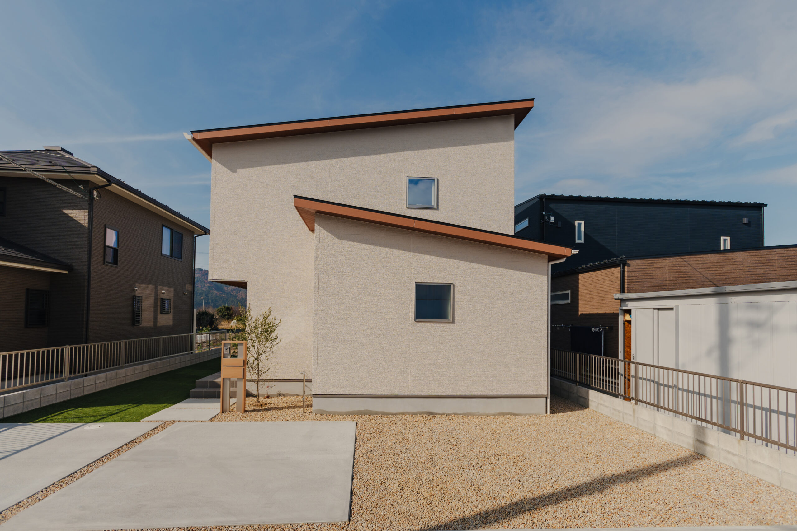 木の温もりと和を感じる家