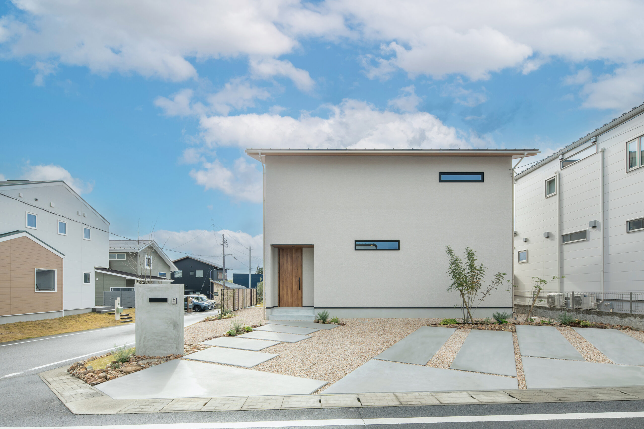 シンプルなボックスに住まう開放感を感じる家