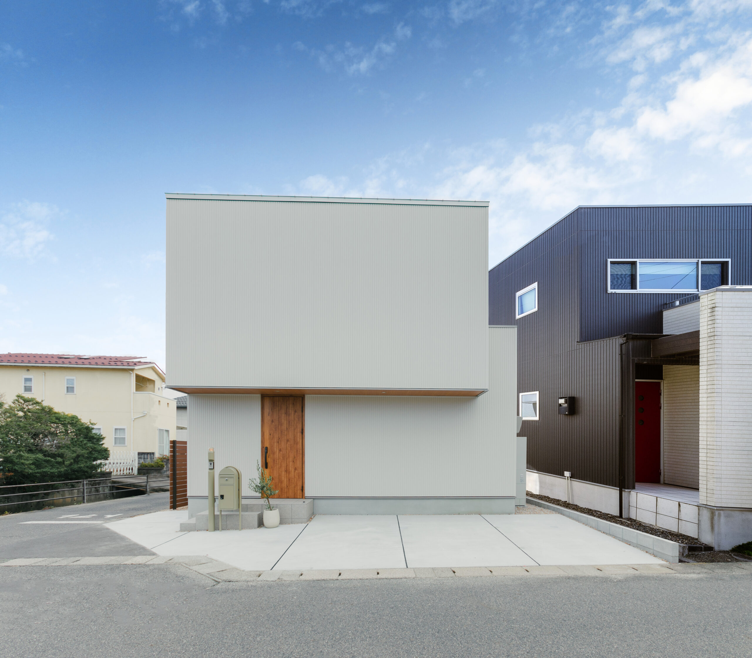 2つのシカクが重なる家