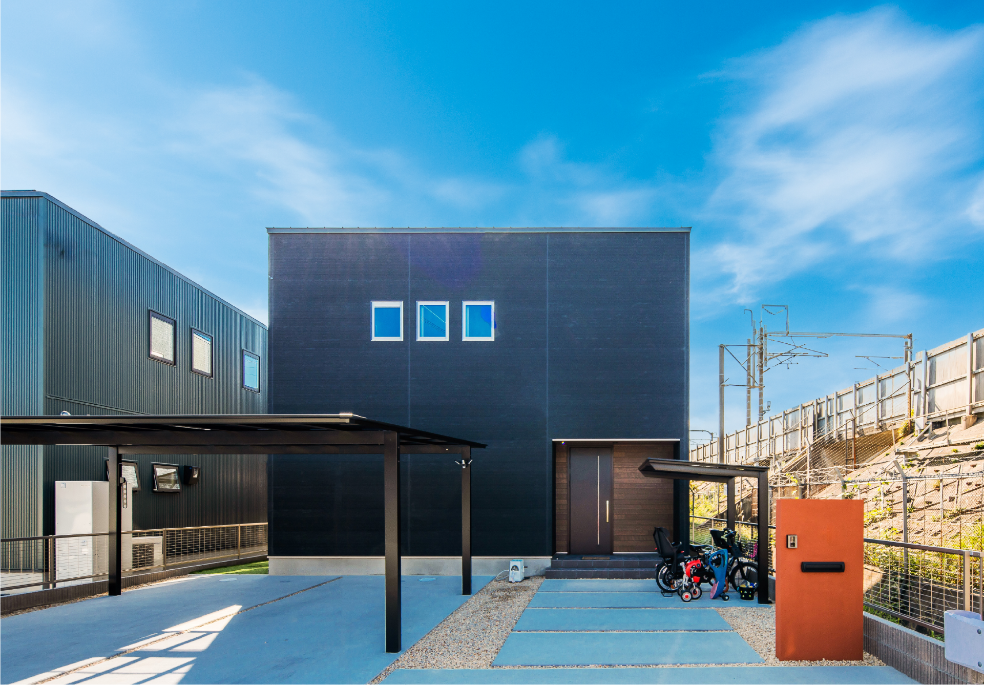 キッチンと一体型の造作ダイニングテーブルのお家