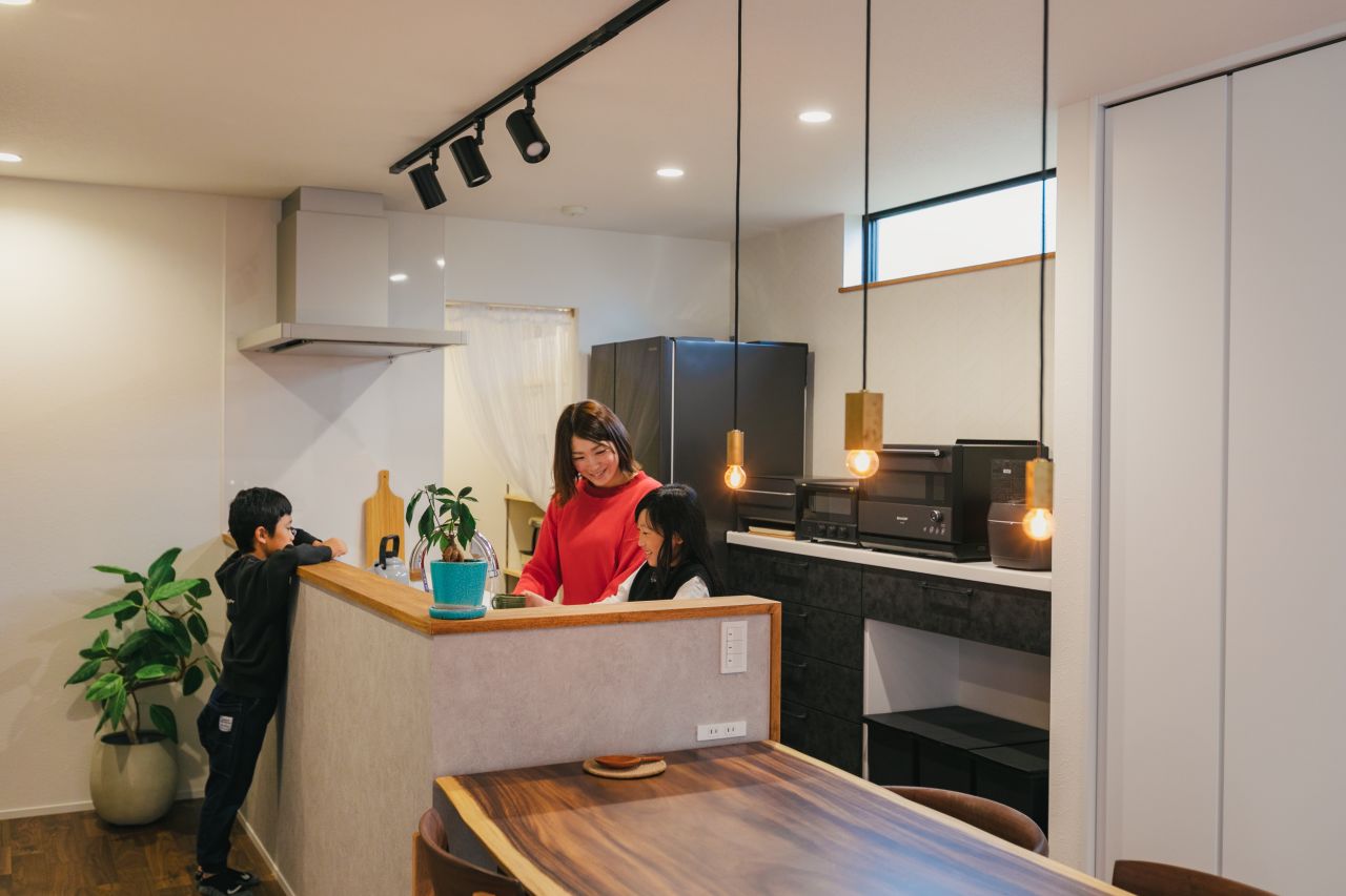 スタイリッシュな黒ガルバのお家