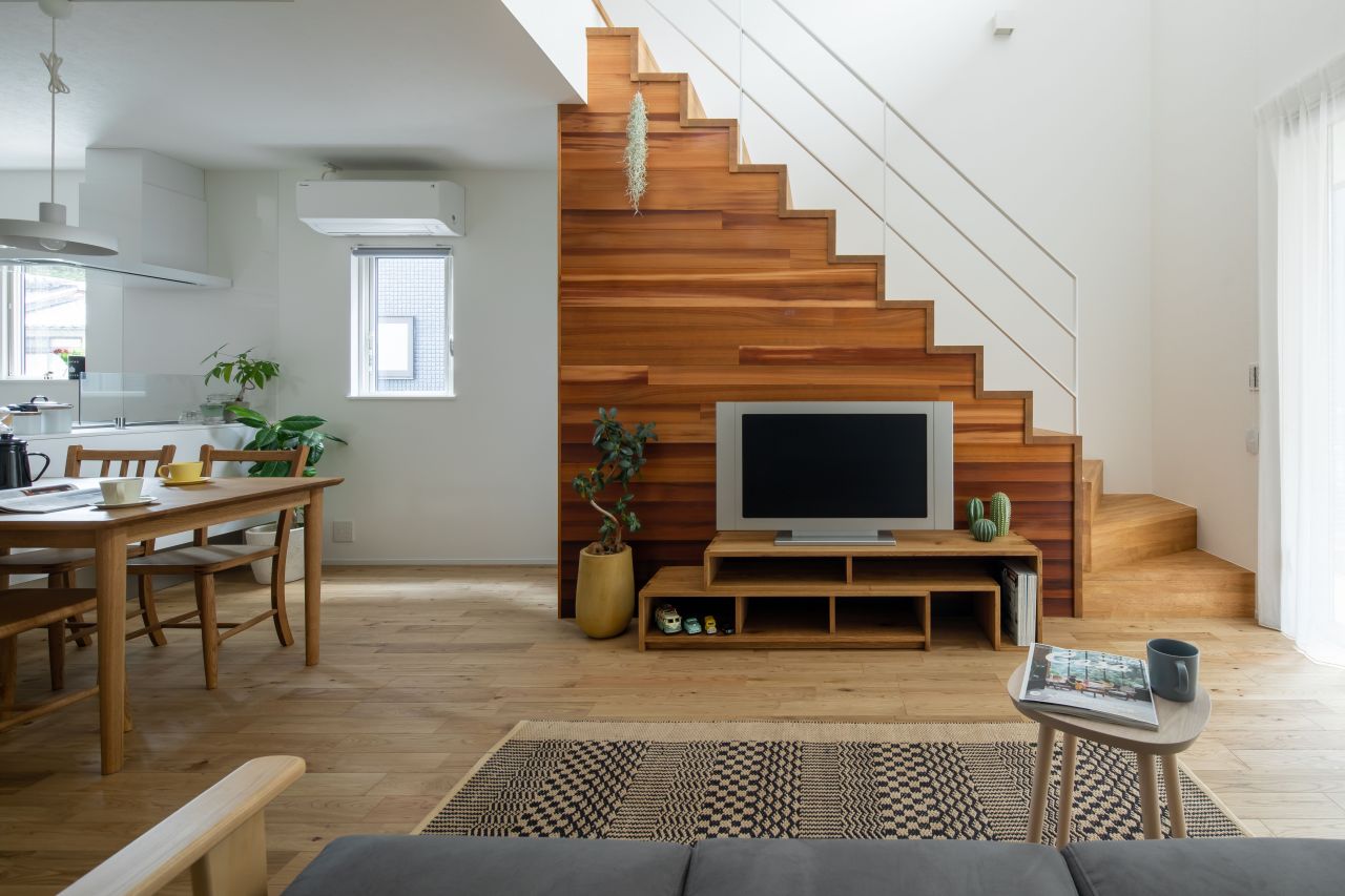 グレーのシンプルモダンなお家